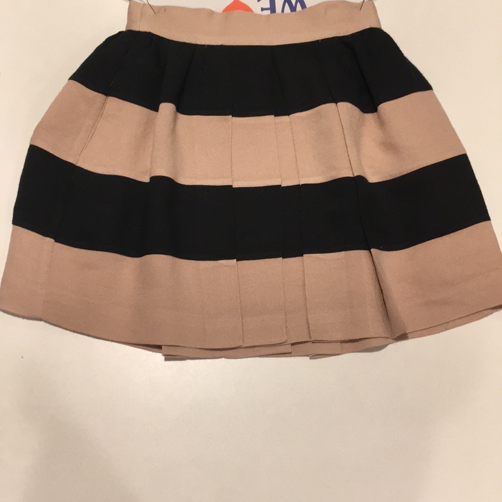 Black and pink pleated bcbggeneration skirt